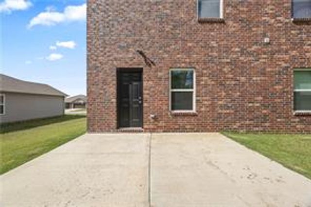 2765 W Emil Drive, Fayetteville, AR 72704