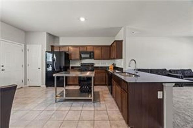 2765 W Emil Drive, Fayetteville, AR 72704