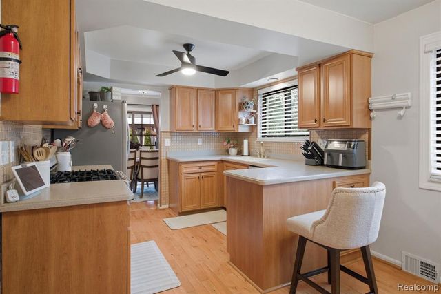 13853 Deepwood Court, Sterling Heights, MI 48312