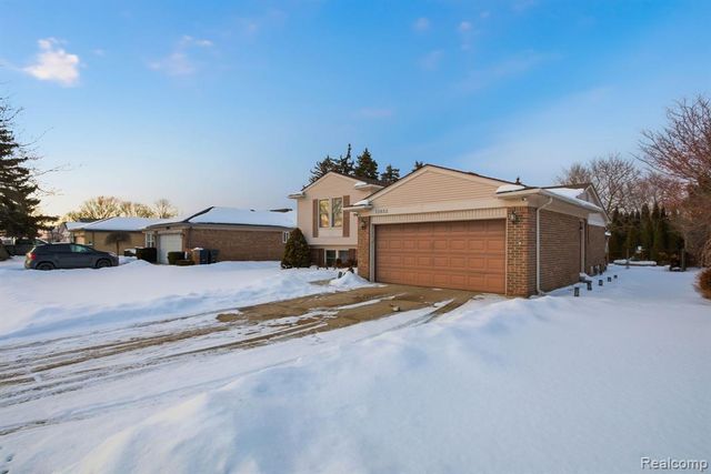 13853 Deepwood Court, Sterling Heights, MI 48312
