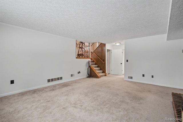 13853 Deepwood Court, Sterling Heights, MI 48312