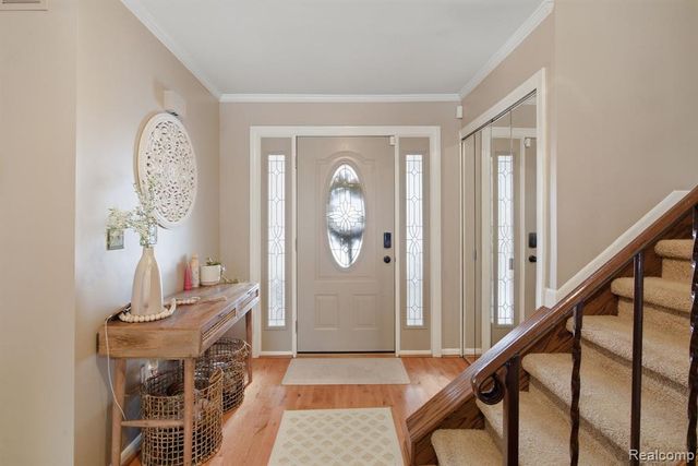 13853 Deepwood Court, Sterling Heights, MI 48312