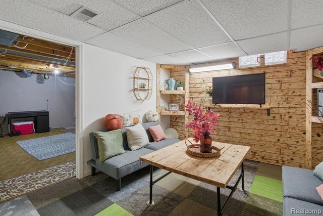 13853 Deepwood Court, Sterling Heights, MI 48312