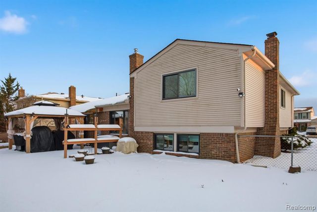 13853 Deepwood Court, Sterling Heights, MI 48312