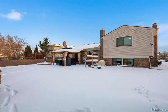 13853 Deepwood Court, Sterling Heights, MI 48312