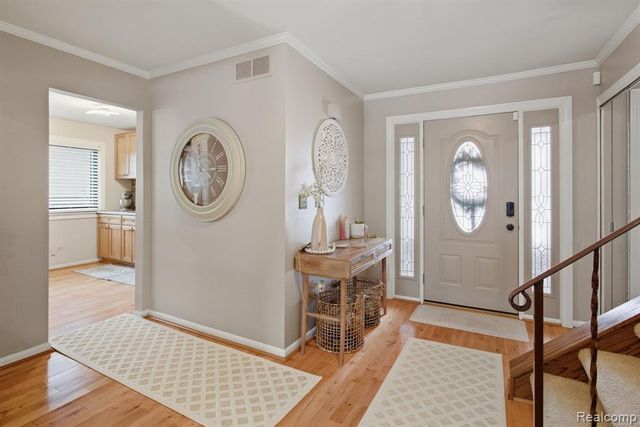 13853 Deepwood Court, Sterling Heights, MI 48312