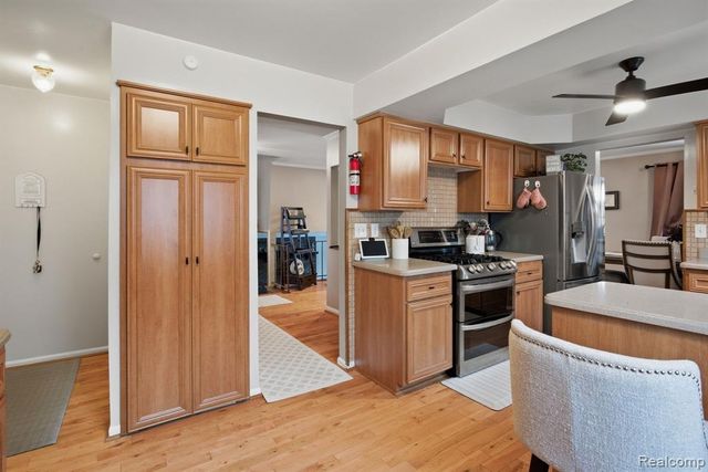 13853 Deepwood Court, Sterling Heights, MI 48312