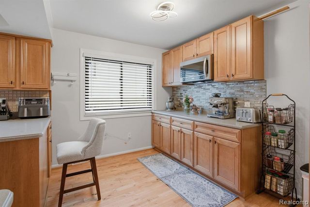 13853 Deepwood Court, Sterling Heights, MI 48312