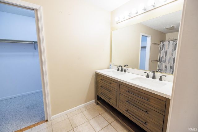 2590 W Double Downs Court, Bloomington, IN 47403