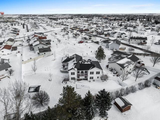 1901 14th St NW, Minot, ND 58703