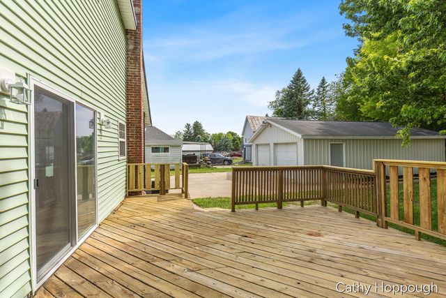 641 N Jackson Street, Ionia City, MI 48846