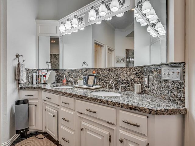 10040 Millspaugh Way, Yukon, OK 73099