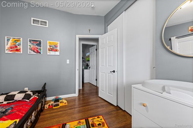 32601 Holden Drive, Warren, MI 48092