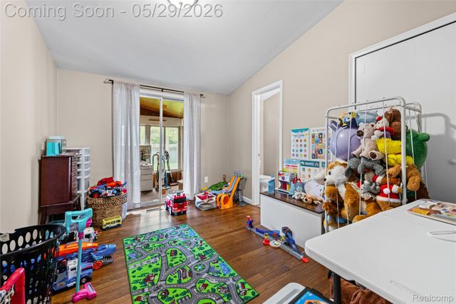 32601 Holden Drive, Warren, MI 48092