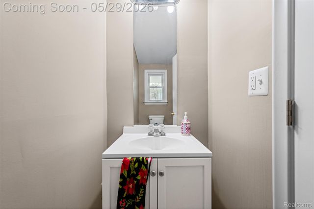 32601 Holden Drive, Warren, MI 48092