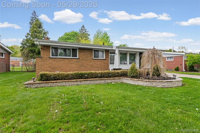 32601 Holden Drive, Warren, MI 48092