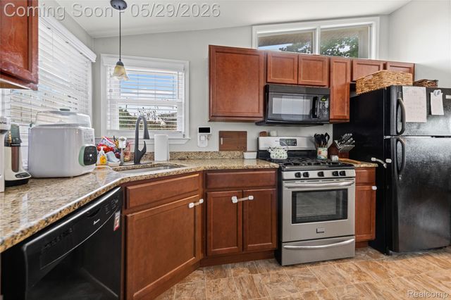 32601 Holden Drive, Warren, MI 48092