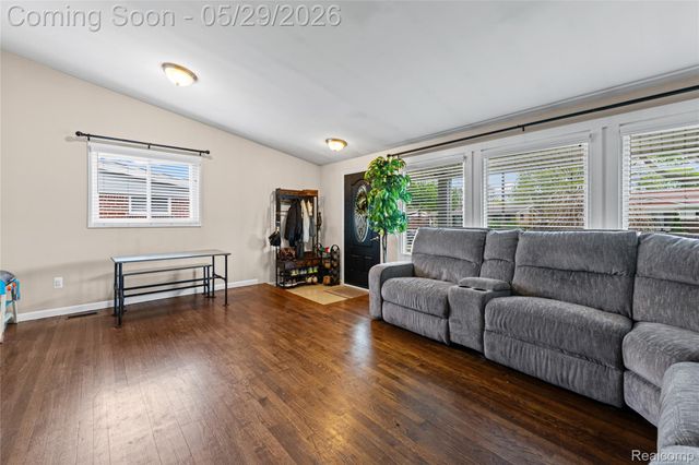 32601 Holden Drive, Warren, MI 48092