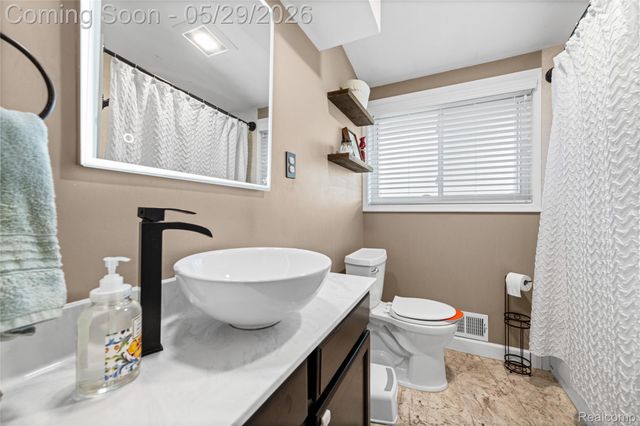32601 Holden Drive, Warren, MI 48092