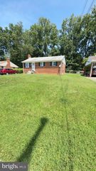 7424 MARC DR, Falls Church, VA 22042