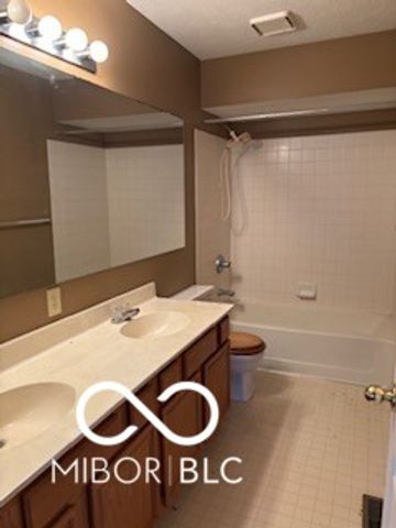 5228 Deer Creek Drive, Indianapolis, IN 46254