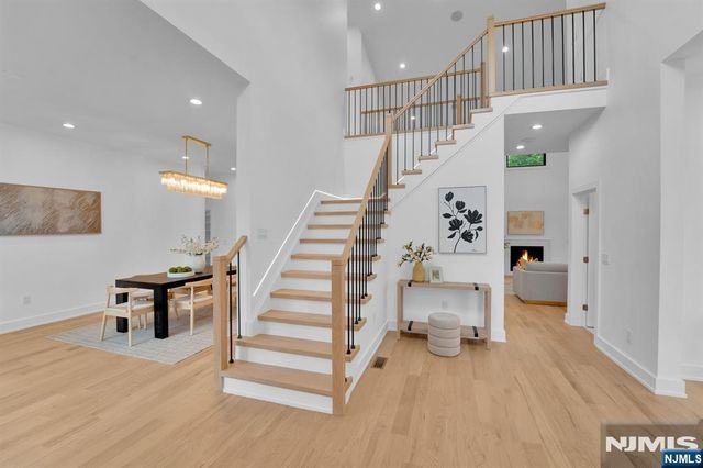 8 Fordham Road, Livingston, NJ 07039
