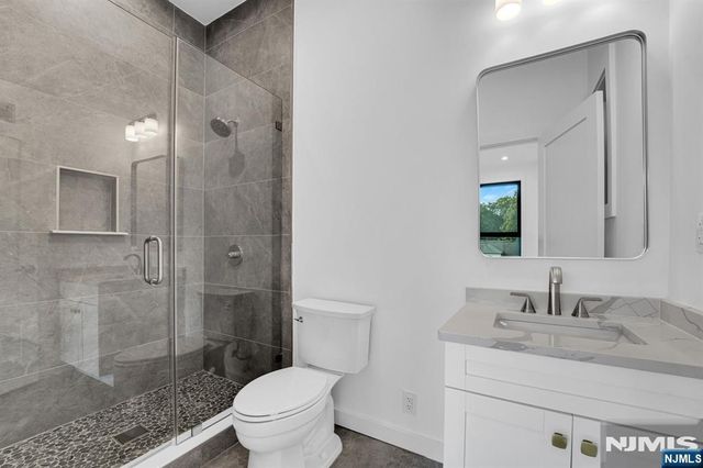 8 Fordham Road, Livingston, NJ 07039