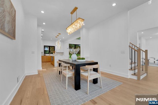 8 Fordham Road, Livingston, NJ 07039