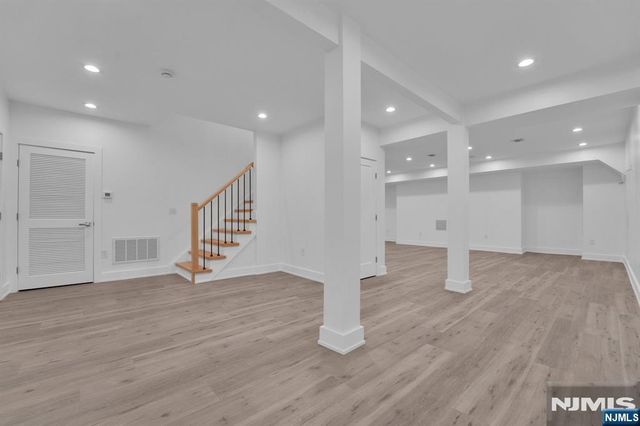 8 Fordham Road, Livingston, NJ 07039