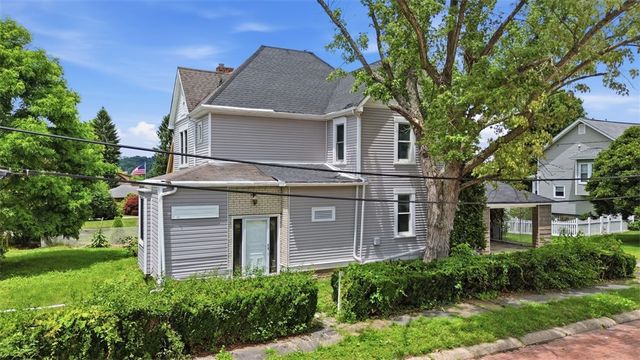 678 Gregg Ave, Bridgeville, PA 15017