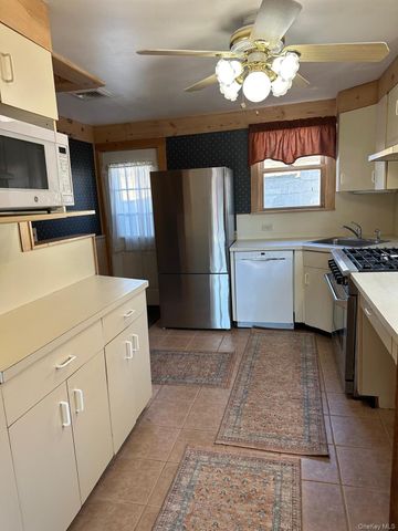 168 Pine Hill 1, Chester, NY 10918