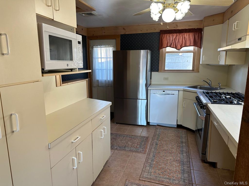 168 Pine Hill 1, Chester, NY 10918