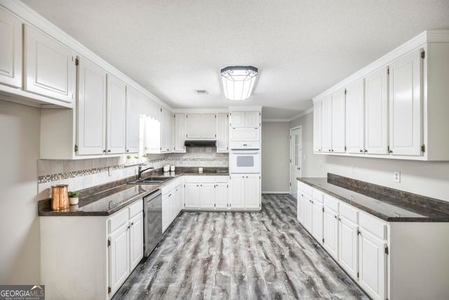 925 W Tanglewood Drive, Dublin, GA 31021