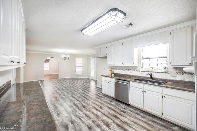 925 W Tanglewood Drive, Dublin, GA 31021