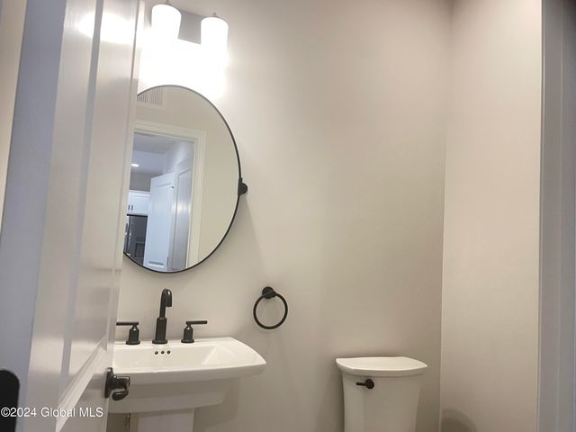 3 Priddle Lane, Colonie, NY 12110