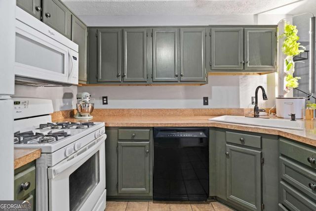 2772 Saint Charles Lane NW, Kennesaw, GA 30144