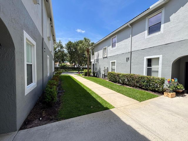 3080 Grandiflora Drive, Greenacres, FL 33467