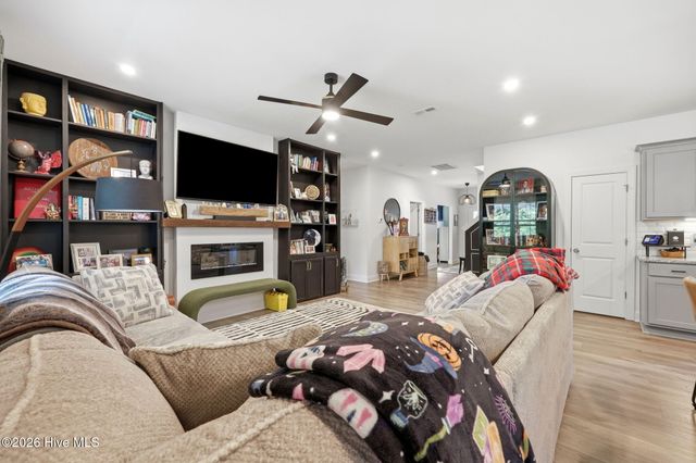 160 Falkirk Court, Carthage, NC 28327