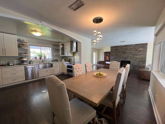 3460 Buchanan St, Hollywood, FL 33021