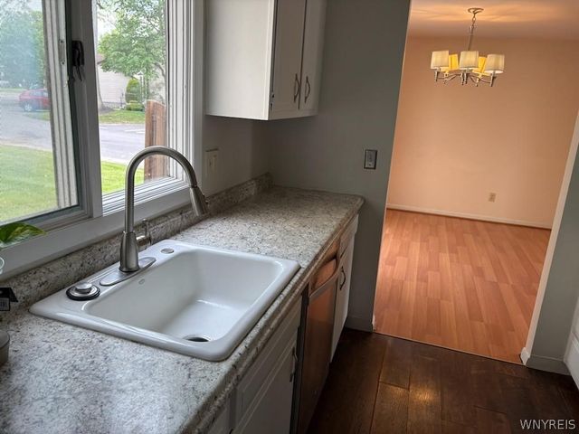 1251 Charlesgate Circle, Amherst, NY 14051