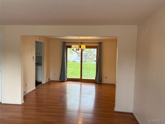 1251 Charlesgate Circle, Amherst, NY 14051