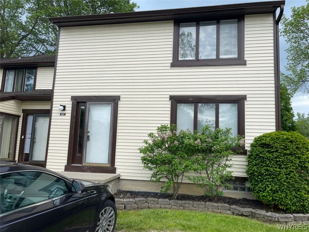1251 Charlesgate Circle, Amherst, NY 14051