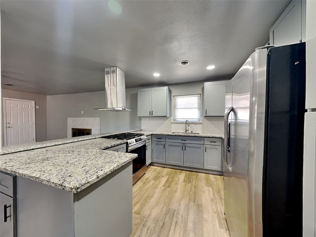 836 Misty Glen Lane, Dallas, TX 75232