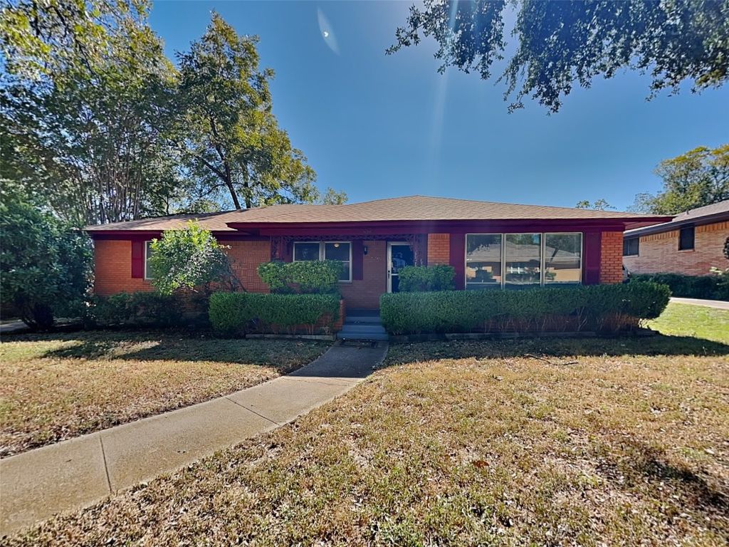 836 Misty Glen Lane, Dallas, TX 75232