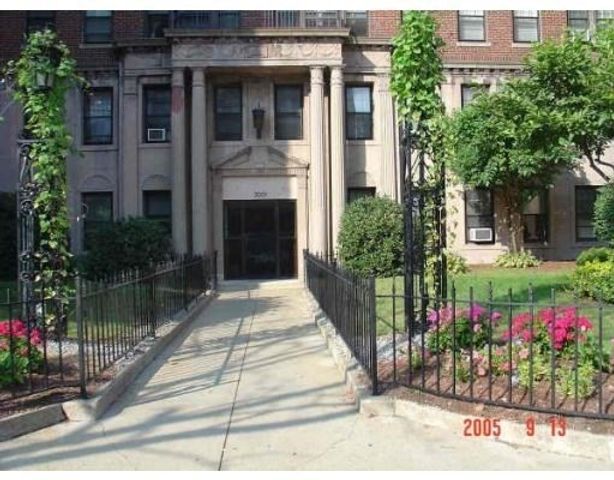 2001 Commonwealth Ave 6, Boston, MA 02135