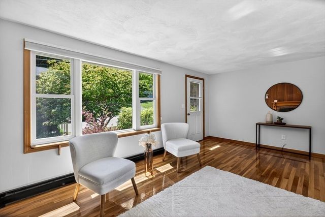 60 Pinedale St, Southbridge, MA 01550