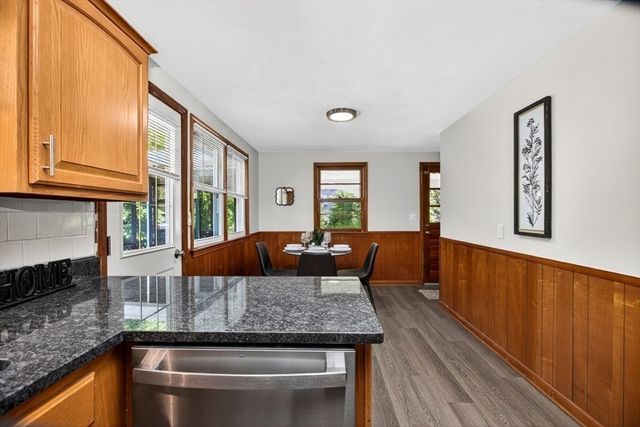 60 Pinedale St, Southbridge, MA 01550
