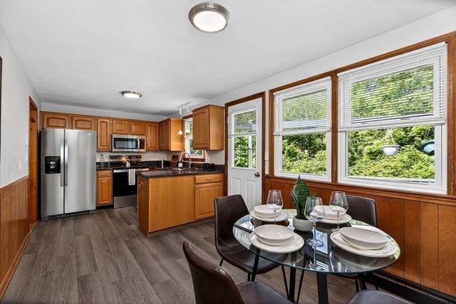 60 Pinedale St, Southbridge, MA 01550