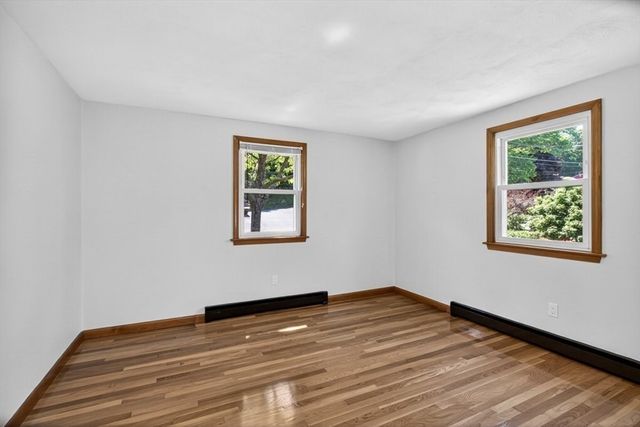 60 Pinedale St, Southbridge, MA 01550