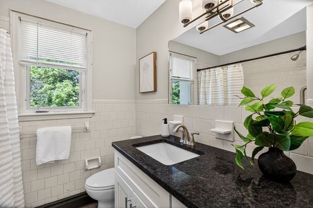 60 Pinedale St, Southbridge, MA 01550